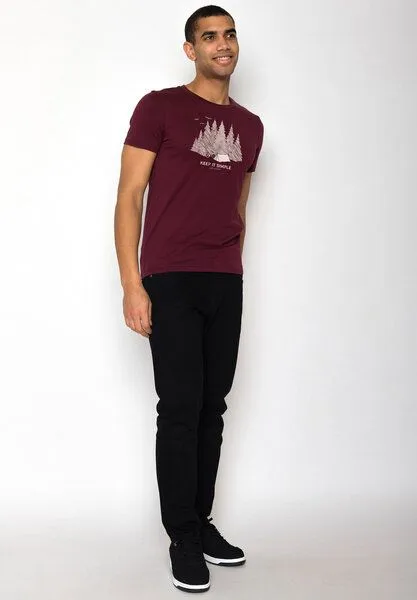 GreenBomb GREENBOMB Nature Keep Guide - Sportliches T-Shirt aus Bio-Baumwolle / hochwertiger Print / GOTS / Fair & Vegan, Rot (samtener regen), – Produktbild 4 von 4