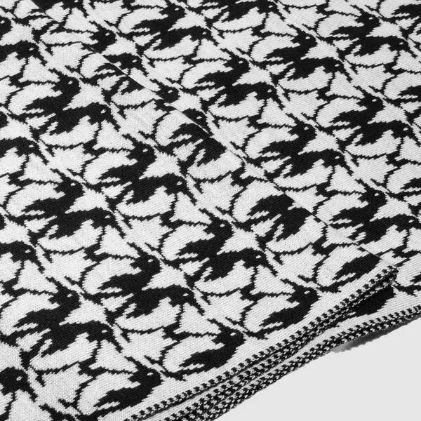 LANARTO slow fashion LANARTO slow fashion Schal Muster 'Pinguin' zweifarbig gestrickt aus mulesingfreier Merinowolle, Schwarz, – Produktbild 2 von 3