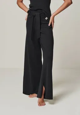 YOU LOOK PERFECT YOU LOOK PERFECT 100% Merino weite Strickhose mit Schleife "Bailey" – Produktbild 1 von 1