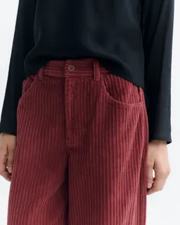 thinking mu Thinking MU Damen vegan Hose Mit Weitem Bein Hedda Cord Rot – Produktbild 1 von 1