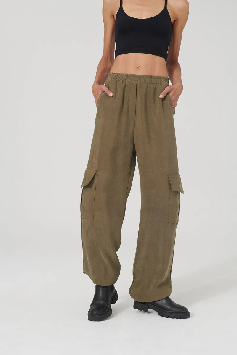 Lovjoi LOVJOI Damen vegan Hose Hedie Grün, Grün, – Produktbild 2 von 2