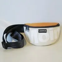 Leonca Leonca Upcycling Hip Bag aus Segel & Turnbockleder mit Moin-Druck in 3 Größen – Produktbild 1 von 1