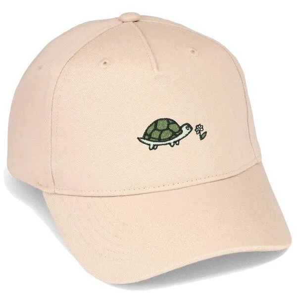 LIGARTI Bestickte Cap – Lars die Schildkröte – LIGARTI Tiermanufaktur, Sand, – Produktbild 1 von 4