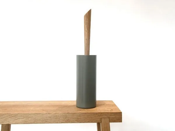 werkvoll by Lena Peter werkvoll by Lena Peter Upcycling WC-Bürste FIRE mit Eichegriff, Red, – Produktbild 1 von 5