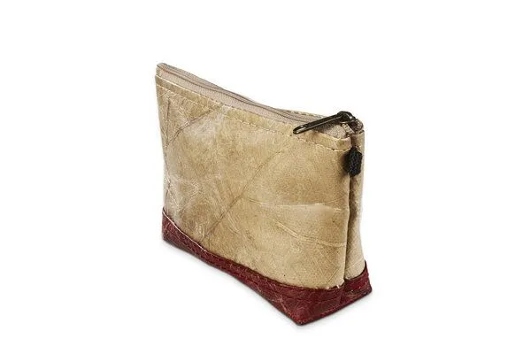 BELEAF BELEAF Veganer Kosmetikbeutel "BAG LEAF" aus Blattleder, Poppy red, – Produktbild 3 von 4