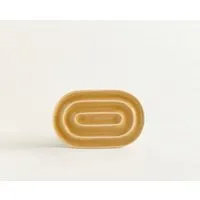 onomao onomao Handgemachte Seifenschale 'Limpar' aus Steinzeug, Gelb, – Produktbild 1 von 1