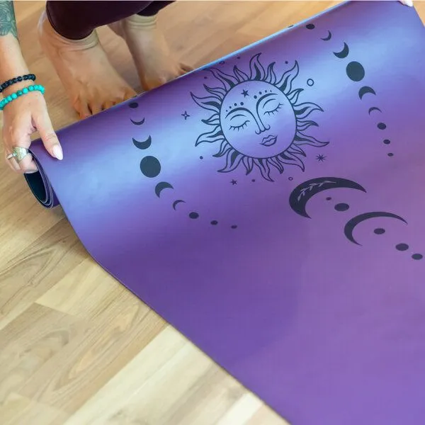 Divasya Divasya Yogamatte Naturkautschuk | rutschfester japanischer Grip | 6 Farben | Gurt & Hülle, Mystic moon (lila), – Produktbild 4 von 4