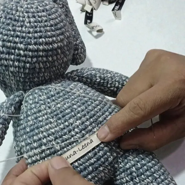 Luna-Leena Luna-Leena Kuschel Elefant handgehäkelt mit Bio-Baumwolle – Produktbild 3 von 3