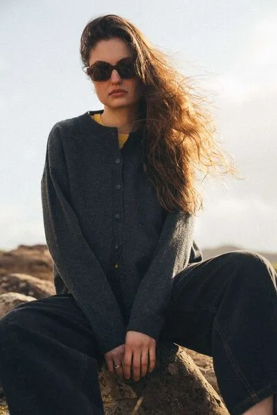 Kopyto Kopyto SAJMIRI RWS – leichter Damen-Cardigan aus Merinowolle, Dunkelgrau, – Produktbild 2 von 4