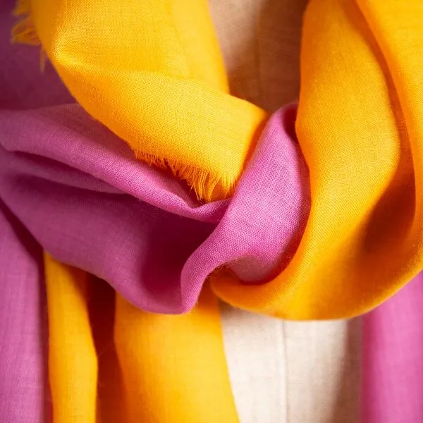 nahtur-design nahtur-design 2 Wolltücher "hauchfein", Gelb-pink (gelb), – Produktbild 3 von 4