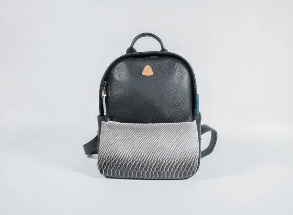 Ritagli di G Ritagli di G Damen Leder Rucksack ALINA - 100% Made in Italy, Schwarz-weiß, – Produktbild 1 von 4