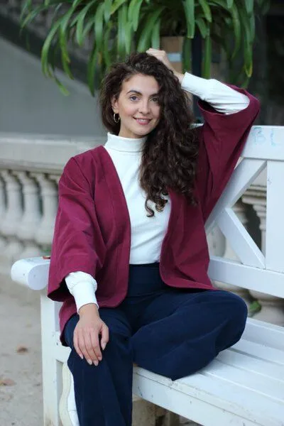 ManduTrap ManduTrap Elegante Kimonojacke aus Biobaumwolle – Cord in Grün, Blau oder Berry mit Gürtel und Taschen, Berry, – Produktbild 2 von 4