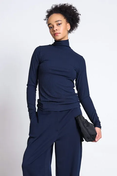 JAN N JUNE JAN N JUNE Damen vegan Rollkragenpullover Mio Night Fall, Dunkelblau, – Produktbild 2 von 2