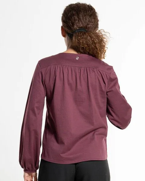 Alma & Lovis Alma & Lovis Feminine Bluse im Wickel-Look aus extra feiner Bio-Baumwolle | Wickelbluse, Port (dunkelrot), – Produktbild 4 von 4