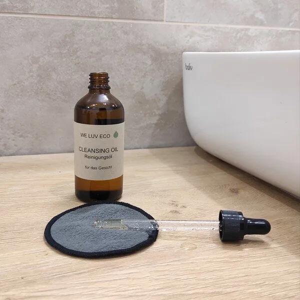 WE LUV ECO WE LUV ECO CLEANSING OIL | nachhaltig | plastikfrei | vegan – Produktbild 3 von 3