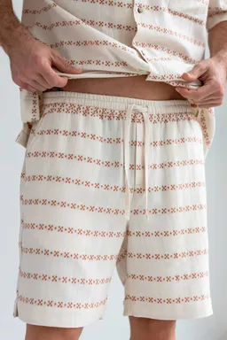 TWOTHIRDS TWOTHIRDS Herren vegan Shorts Neubukow Ecru/Adobe Jacquard – Produktbild 1 von 1