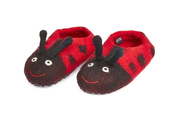short'n'pietz short'n'pietz Hausschuhe Marienkäfer, handgefilzt für Kinder, Rot schwarz, – Produktbild 1 von 3