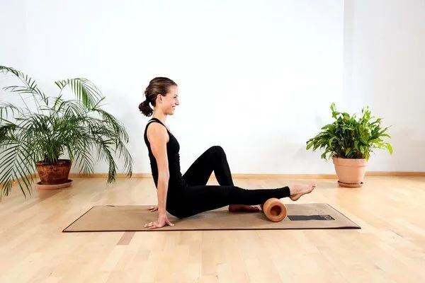 rollholz rollholz pro - die leichte Faszien- und Massagerolle aus Holz – Produktbild 4 von 6