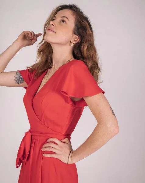Aatise Aatise Langes Abendkleid im Wickeleffekt Zermonie 100% EcoVero, Rot, – Produktbild 3 von 4