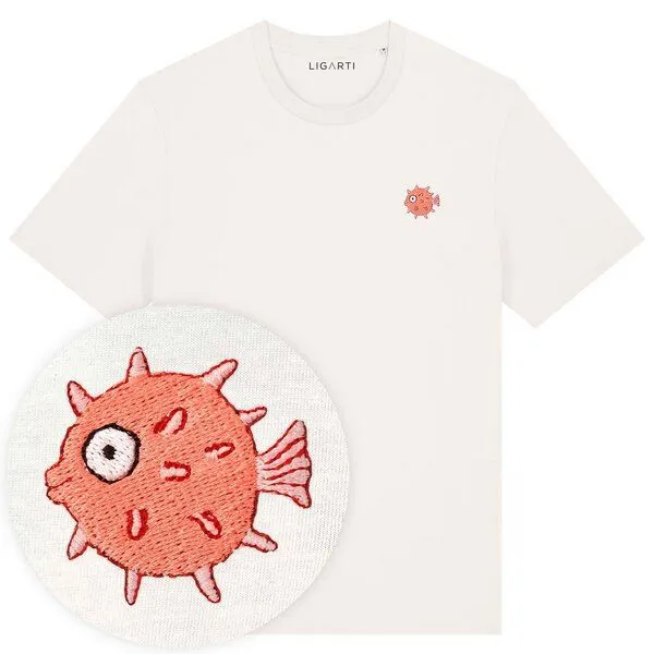 LIGARTI Besticktes T-Shirt – Kurt der Kugelfisch – LIGARTI Tiermanufaktur, Cremeweiss, – Produktbild 1 von 4