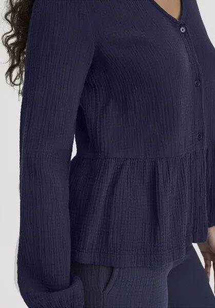 hessnatur hessnatur Musselin Pyjamabluse PURE COMFORT aus reiner Bio-Baumwolle, Dunkelblau, – Produktbild 5 von 6