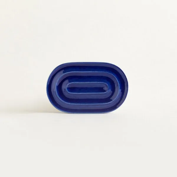 onomao onomao Handgemachte Seifenschale 'Limpar' aus Steinzeug, Blau, – Produktbild 1 von 4