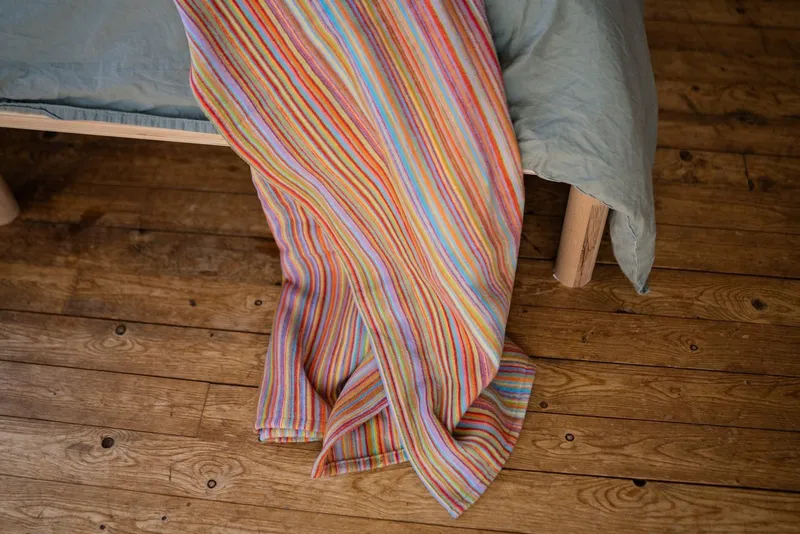 IBENA Wohndecke Jacquard Rio, IBENA, 140 x 200 cm (B x L), aus zertifizierter Bio-Baumwolle, Kuscheldecke, Bunt|rot, – Produktbild 3 von 5