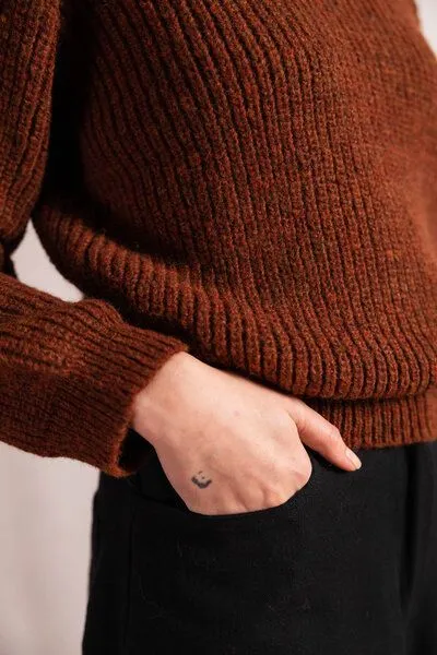 Jyoti - Fair Works Jyoti - Fair Works Baby-Alpaka Turtleneck Strickpullover Sabeti, Kastanie, – Produktbild 4 von 4