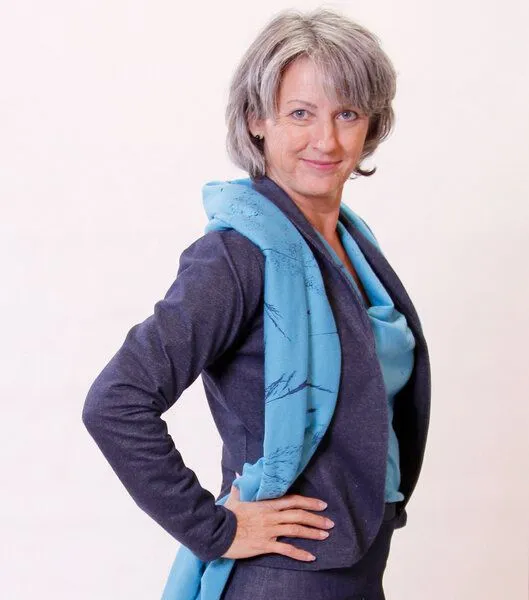 Peaces.bio - handbedruckte Biomode Peaces.bio - handbedruckte Biomode Bio-Business-jackerl "Ladylike', Jeansblau, – Produktbild 4 von 4