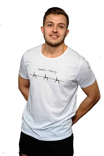 Human Family T-Shirt aus Bio-Baumwolle von Human Family Change Barbed – Produktbild 2 von 3