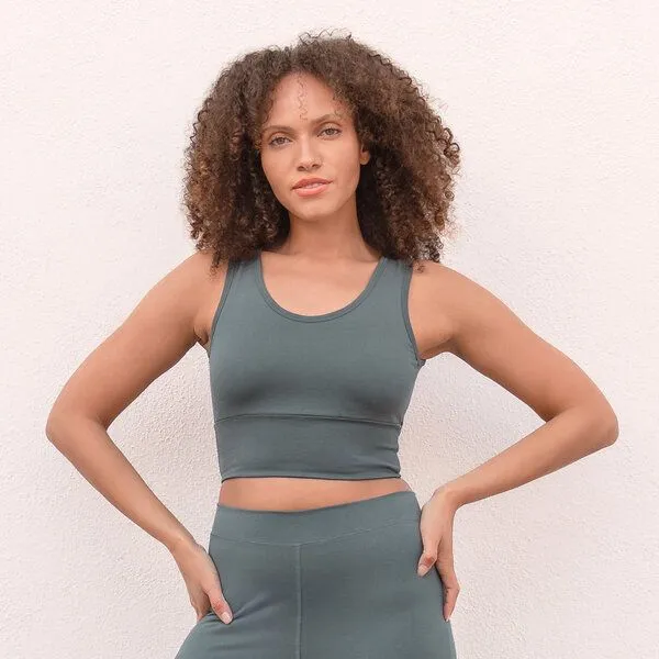 Jaya Jaya KURZES TOP SURYA - Bra/Croptop aus elastischer Biobaumwolle, Tankttop Stil vorne mit breiteren Trägern & raffiniertem Rücken, Forest/grün, – Produktbild 2 von 4