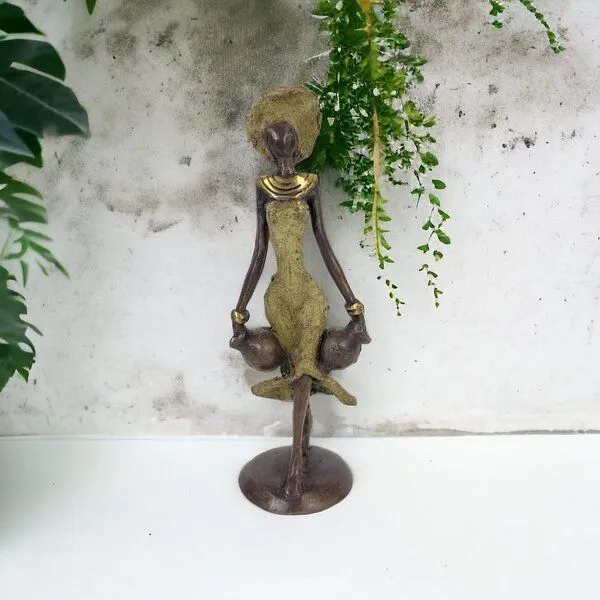 Moogoo Creative Africa Moogoo Creative Africa Bronze-Skulptur "Frau mit zwei Amphoren" by Soré | verschiedene Farben und Größen, Türkis, – Produktbild 2 von 4