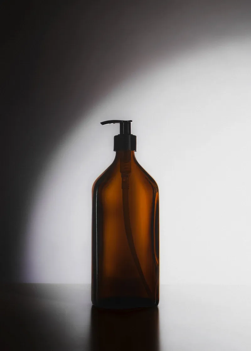 Kuishi Bernsteinfarbener rechteckiger Seifenspender – Produktbild 4 von 4