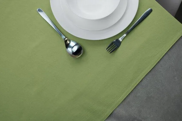 jilda-tex jilda-tex Tischläufer Renforce 100% Bio-Baumwolle Uni 50x160cm, Lindgrün, – Produktbild 3 von 4