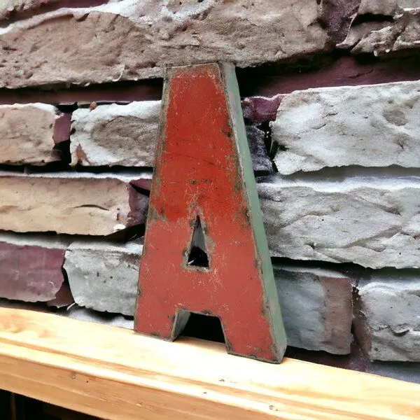 Moogoo Creative Africa Moogoo Creative Africa Buchstabe "A" aus recycelten Ölfässern | 22 oder 50 cm | verschiedene Farben | Upcycling | handgemacht & fair, Rot, – Produktbild 1 von 1