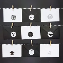 Bow & Hummingbird Bow & Hummingbird Adventskalender Schwarz/Weiß – Produktbild 1 von 1