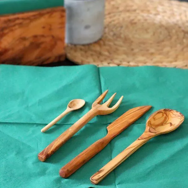 NATUREHOME NATUREHOME Besteckset Tafelbesteck aus Olivenholz Handarbeit Mediterran – Produktbild 4 von 7