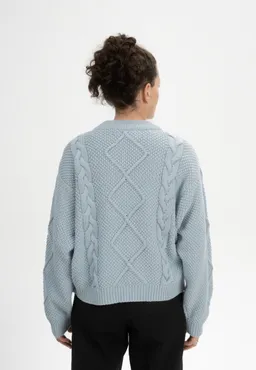 MELA MELA Damen vegan Strickpullover Cable Samaira Cloudy Blue – Produktbild 1 von 1