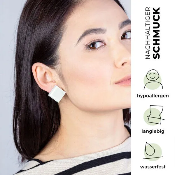 ALEXASCHA ALEXASCHA Auffällige Statement Ohrclips aus Glas | PUREFORM, Schneeweiß, – Produktbild 3 von 4