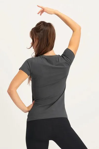 Urban Goddess Urban Goddess Hamsa Core Yoga Tee aus Bio-Baumwolle, Ash (dunkelgrau), – Produktbild 4 von 4