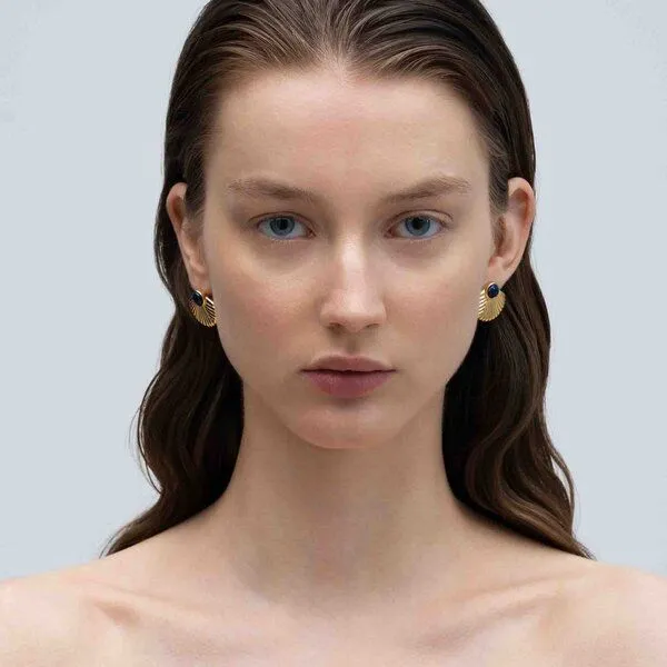 fejn jewelry fejn jewelry Ohrstecker 'bold half sun' mit Lapislazuli, Gold, – Produktbild 3 von 4