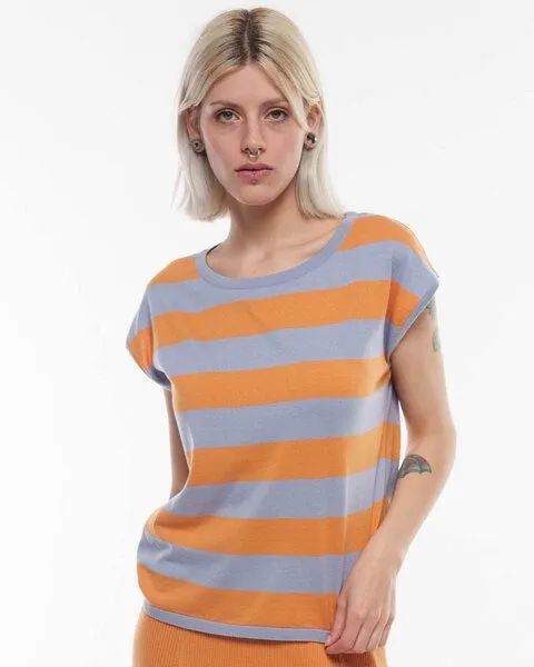 Alma & Lovis Alma & Lovis Legeres Feinstrick-Shirt aus reiner Bio-Baumwolle | Cotton Stripe Shirt, Nugget (orange), – Produktbild 1 von 4