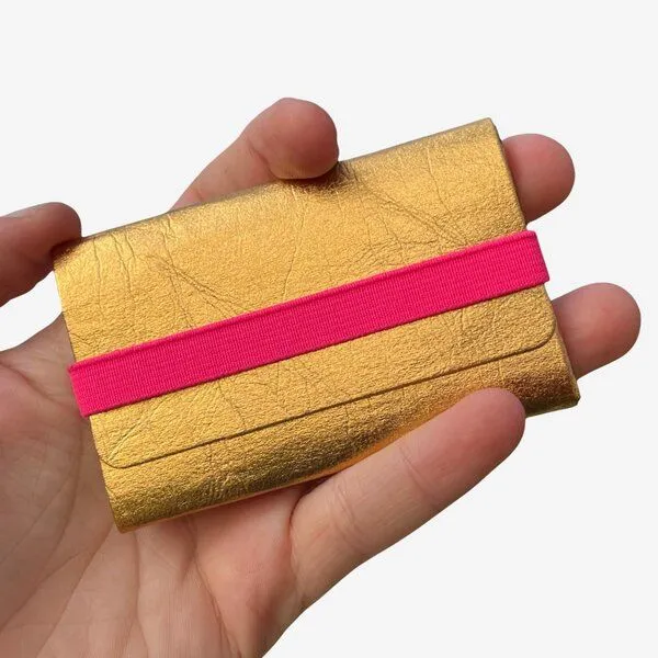 ANDERS & KOMISCH ANDERS & KOMISCH Kartenetui mit Münzfach - Reise Geldbeutel - A&K TINY Gold, Pink, – Produktbild 3 von 4