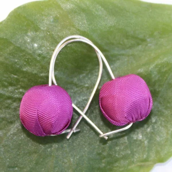 Schönes aus Indochina Schönes aus Indochina Seidenohrringe, Pink, – Produktbild 1 von 5