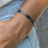 juni juni Blaues Perlenarmband "Mermaid" mit verstellbarer Verschluss-Schiebeperle aus recyceltem Gold oder Silber – Produktbild 1 von 1