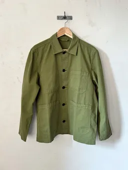 WOTE WOTE Herren vegan Jacke Utility Olivgrün – Produktbild 1 von 1
