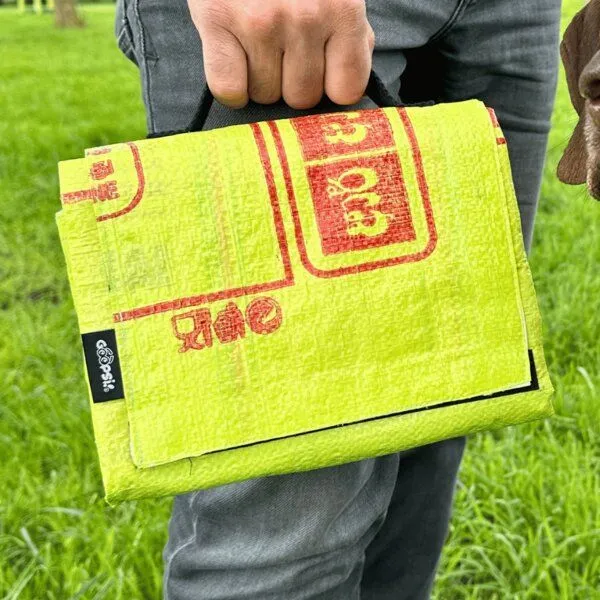 GOOPSI GOOPSI Faltbare Outdoordecke aus Reissack – Kinderdecke, Picknickdecke, Hundedecke - Fairtrade, Grün, – Produktbild 2 von 4