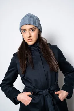 ein garten Studios ein garten Studios kurze Strickmütze / recycelte Biobaumwolle + Tencel / vegan – Produktbild 1 von 1