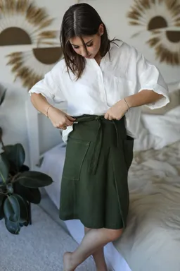 Amber Linen Amber Linen Damen vegan Wickelrock Waldgrün – Produktbild 1 von 1