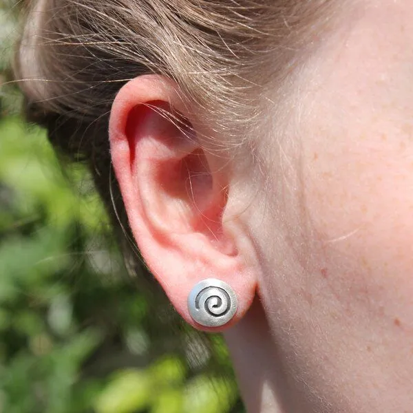 pakilia pakilia Silber Ohrringe Spirale Fair-Trade und handmade – Produktbild 3 von 3